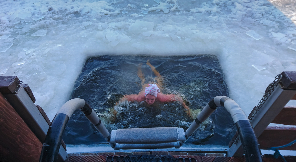 Ice swimming: l'avventura di nuotare in acque gelide