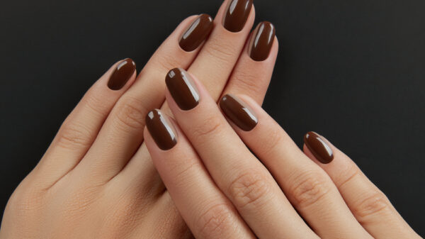 Chocolate nails: la tendenza dello smalto autunnale