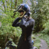 Biker con Amazfit T-Rex 3 Pro